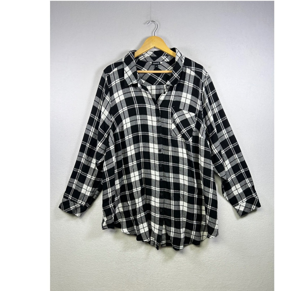 Torrid Plaid Button‎ Down Shirt Womens 4 Black White Long Sleeve Buffalo Check